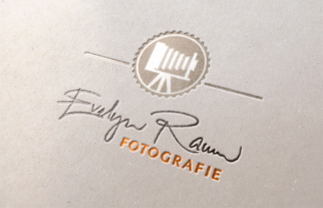 Logo Und Drucksachen Fur Die Fotografin Evelyn Raum Freygestaltet